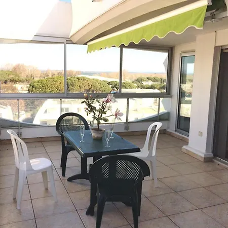 Apartment Renove Avec Terrasse, Piscine, Parking, Et Wifi - 6 Couchages, Proche Commerces - Fr-1-790-19